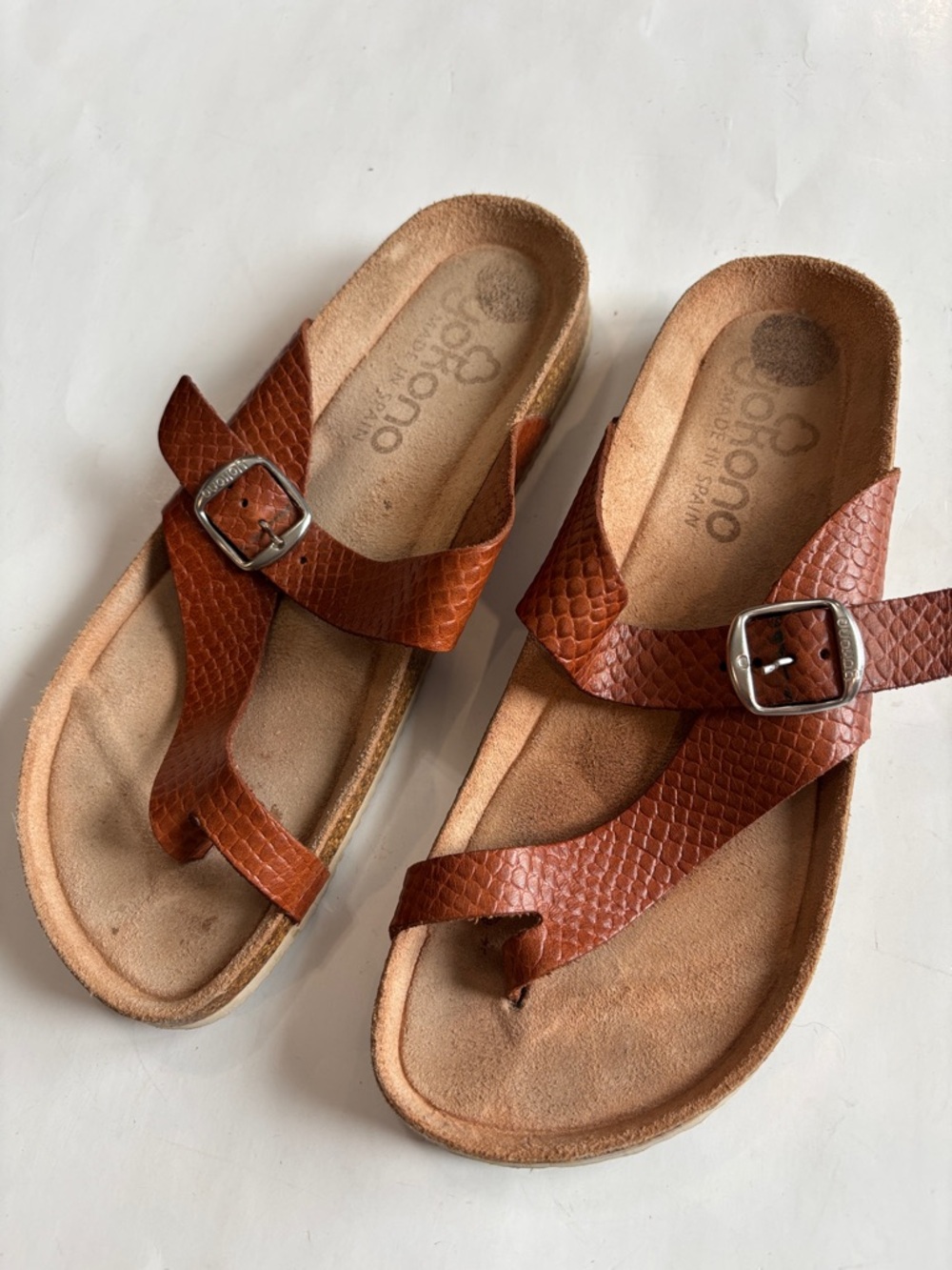 Yokono Toe Loop Sandals Textured Tan Buckle Comfort EU 37